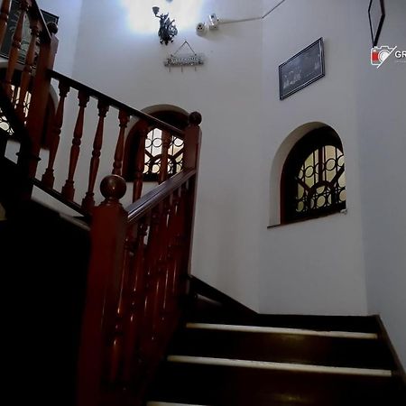 Ceylon Travel And Stay Lodge Battaramulla Buitenkant foto