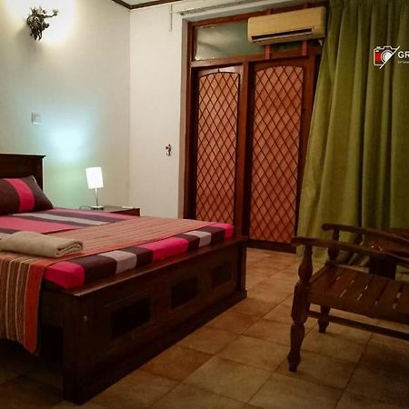 Ceylon Travel And Stay Lodge Battaramulla Buitenkant foto