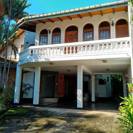Ceylon Travel And Stay Lodge Battaramulla Buitenkant foto