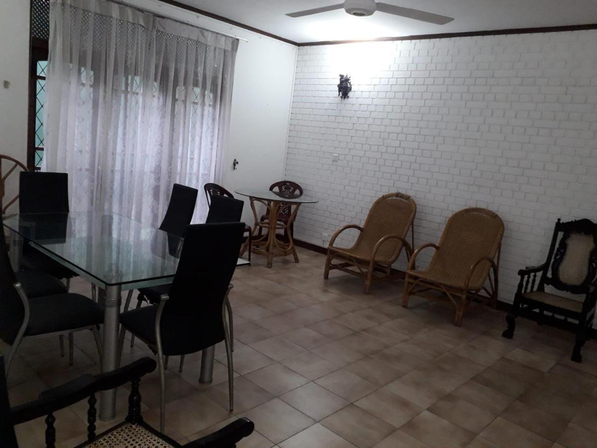 Ceylon Travel And Stay Lodge Battaramulla Buitenkant foto