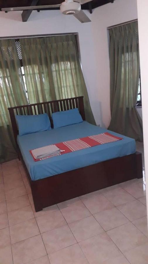 Ceylon Travel And Stay Lodge Battaramulla Buitenkant foto