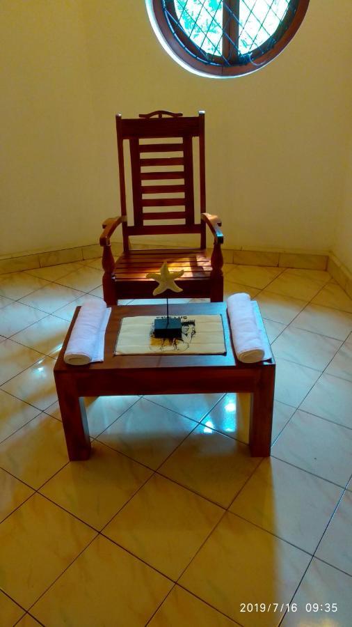 Ceylon Travel And Stay Lodge Battaramulla Buitenkant foto