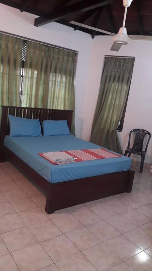 Ceylon Travel And Stay Lodge Battaramulla Buitenkant foto