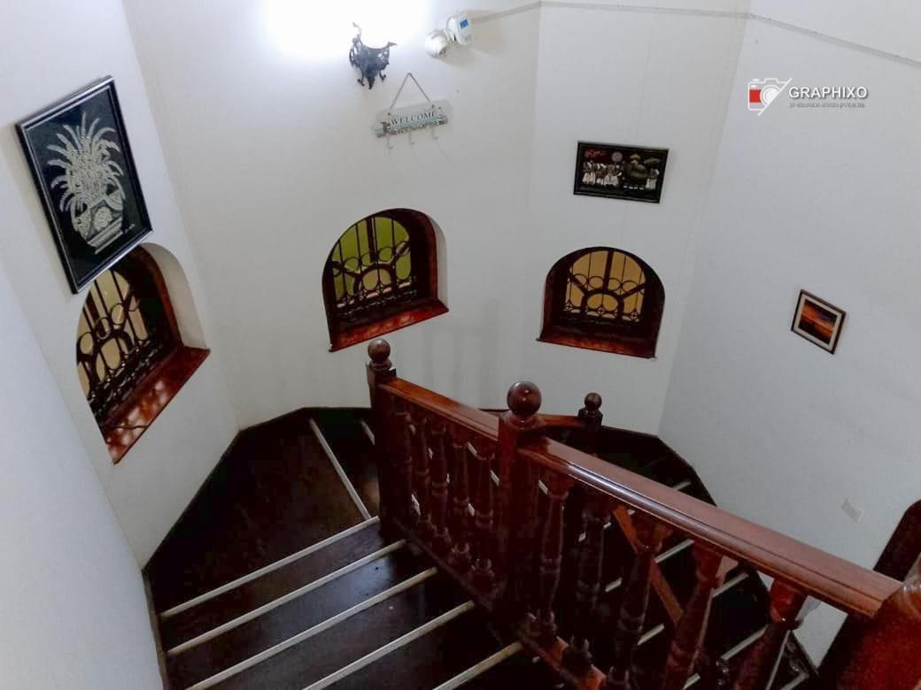 Ceylon Travel And Stay Lodge Battaramulla Buitenkant foto